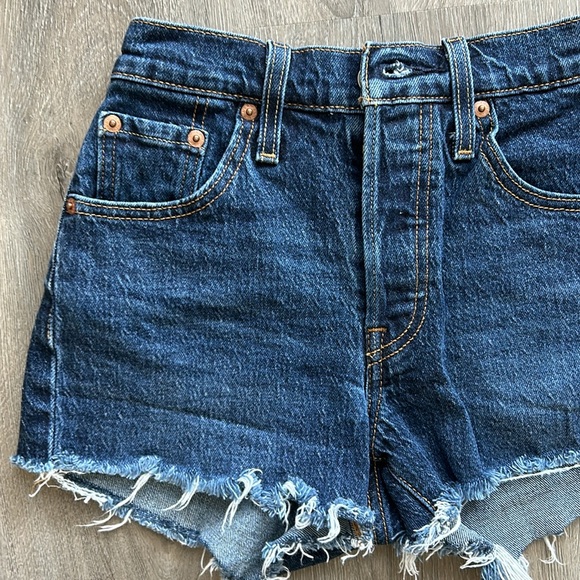 Levi's Women's 501 Original High Rise Jean Shorts - Dark Indigo - Picture 5 of 7